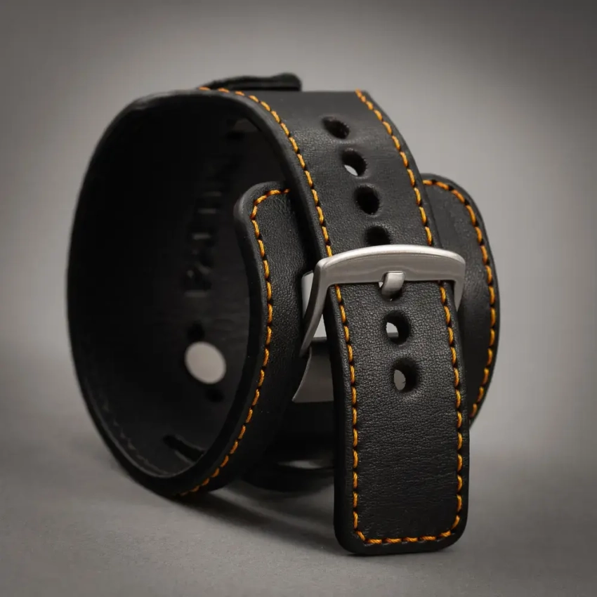 Wariant SZ-15 – czarna skóra z pomarańczową nicią z zegarkiem o dynamicznym wyglądzie