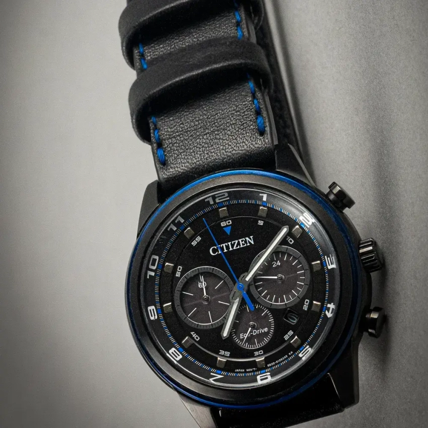 Czarna skóra z niebieską nicią – pasek z zegarkiem Citizen Eco-Drive