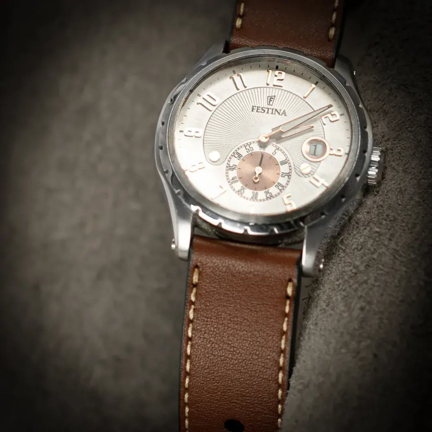 Brązowy pasek do Festina Retro – skóra z kremową nicią