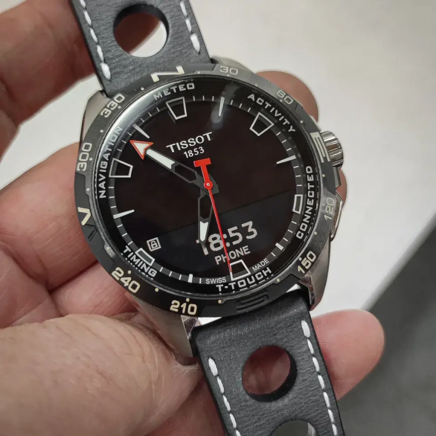 Szary perforowany pasek i zegarek Tissot T-Touch z białą nicią