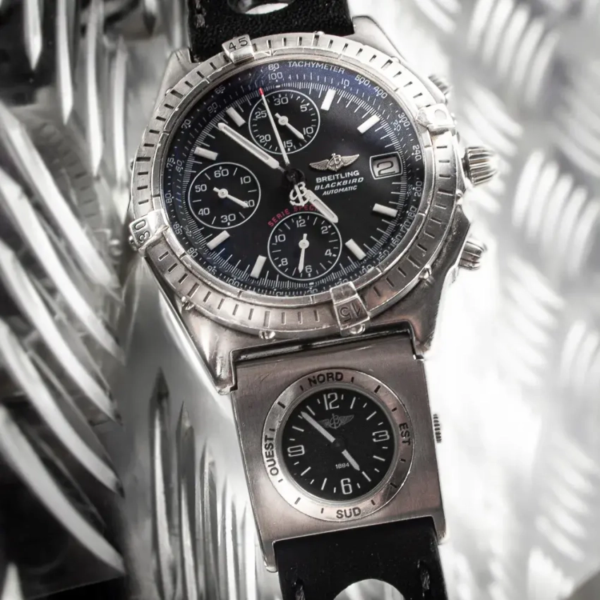 Czarny pasek rally z grafitową nicią – zegarek Breitling Chronomat