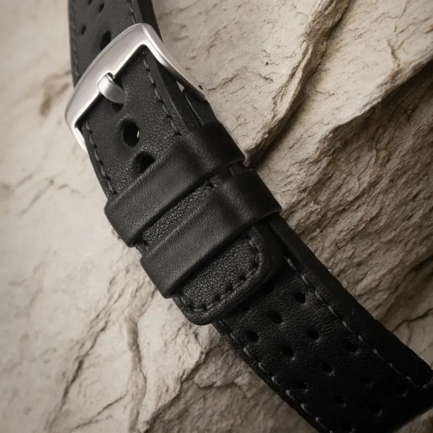 Czarny perforowany pasek skórzany z przeszyciem grafitowym – propozycja konfiguracji