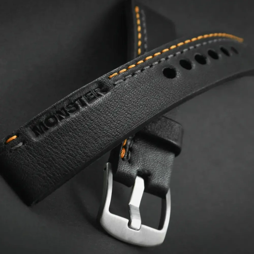 U-72 – czarny pasek ze skóry licowej z grafitowo-pomarańczowym przeszyciem