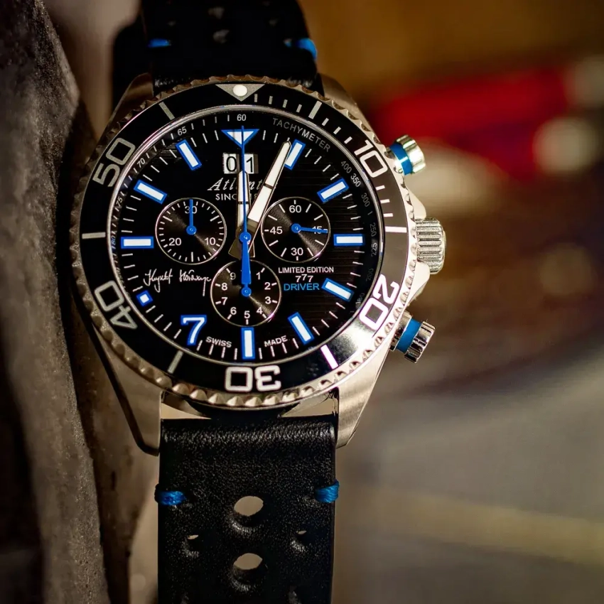 Czarny pasek z niebieską nicią – wariant dla Atlantic Worldmaster